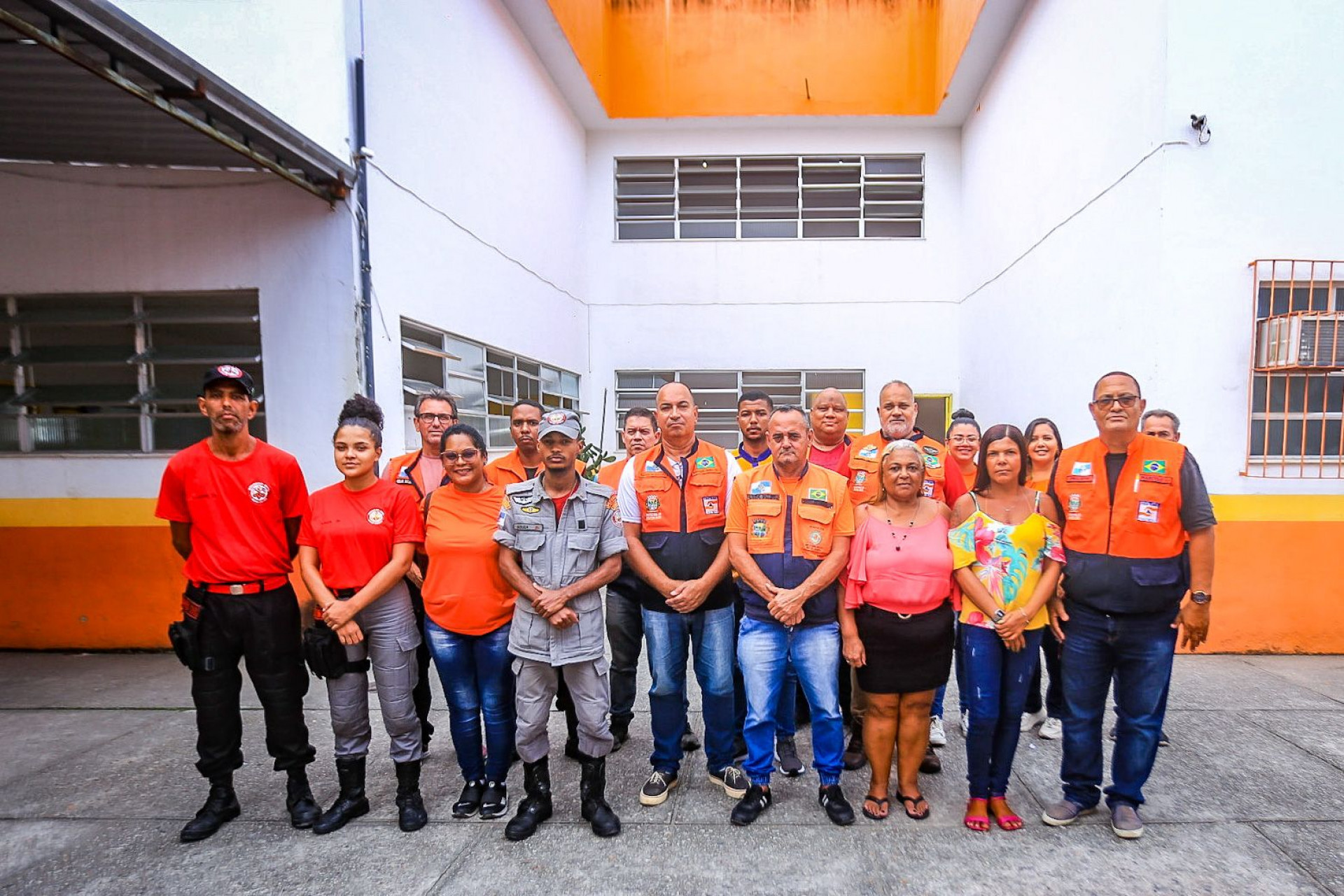 Agentes da Defesa Civil estiveram na escola e explicaram como funciona o simulado - Rafael Barreto/ PMBR