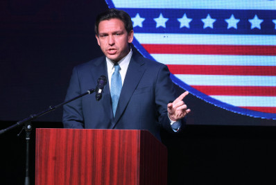 DeSantis aprova rígida lei contra a imigração ilegal na Flórida