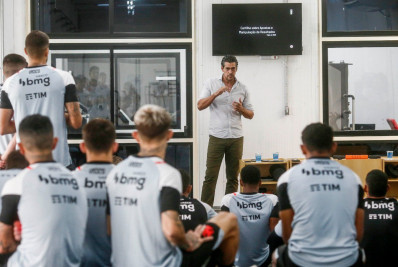 Vasco reúne elenco para conversar sobre investigações de manipulação de apostas no futebol