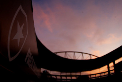 Citado em esquema de apostas, Botafogo pede calma na apuração dos fatos e se coloca à disposição para investigações