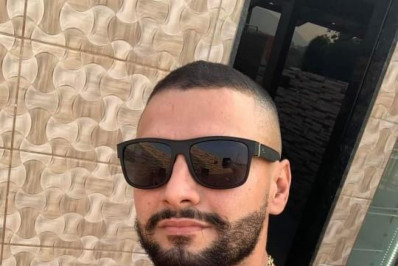 Homem é morto a tiros dentro de carro em Nova Iguaçu