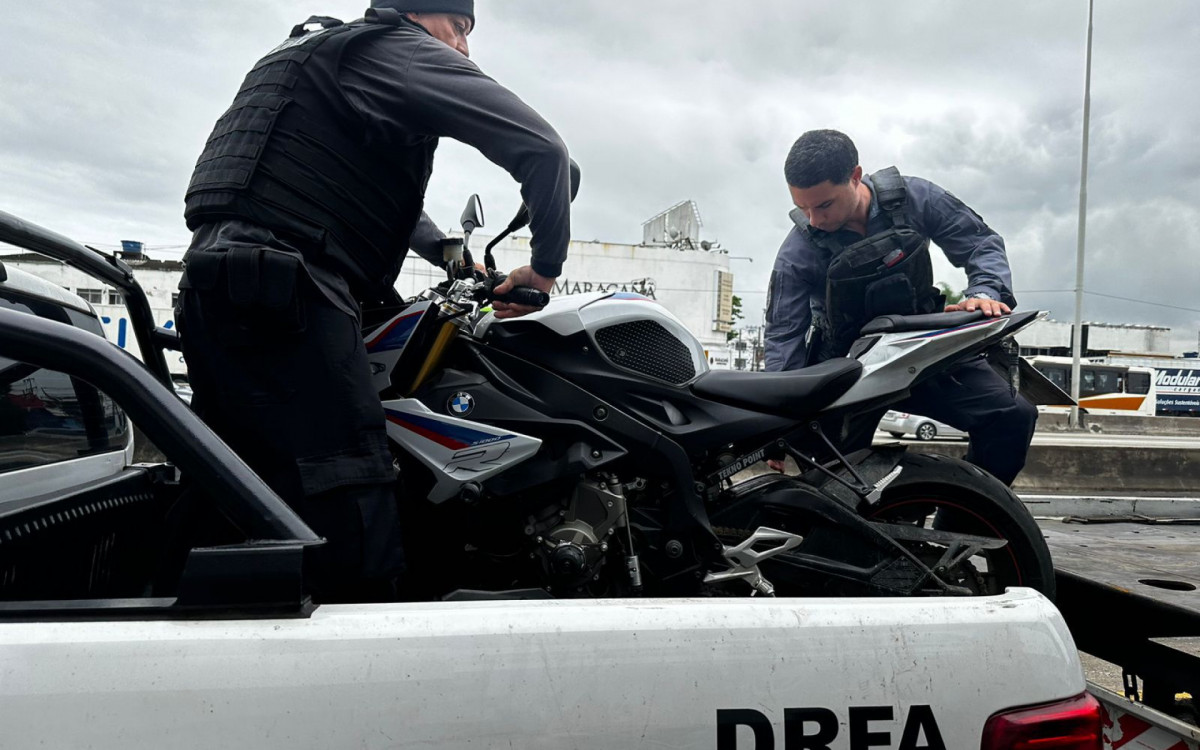 Policiais Civis operaram pela manhã na Maré - Divulgação