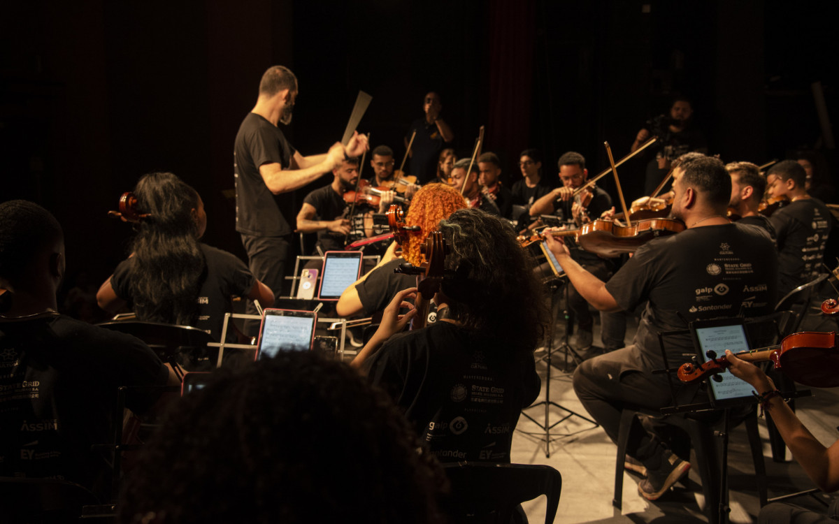 A Orquestra Maré do Amanhã, composta por alunos do Complexo de Favelas da Maré, fará turnê em Portugal em julho de 2023 - Julio Moreira / Orquestra Maré do Amanhã