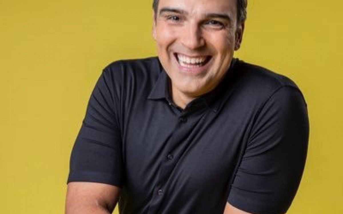 Tadeu Schmidt reuniu familiares para comemorar anivers&aacute;rio da m&atilde;e