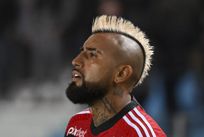 Vidal mostra insatisfação com a reserva no Flamengo: 'Não concordo, mas respeito'