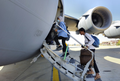 Jogadores brasileiros que estavam presos em guerra no Sudão voltam ao Brasil
