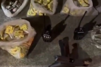 Dupla do tráfico é presa pela PM na Chatuba de Mesquita