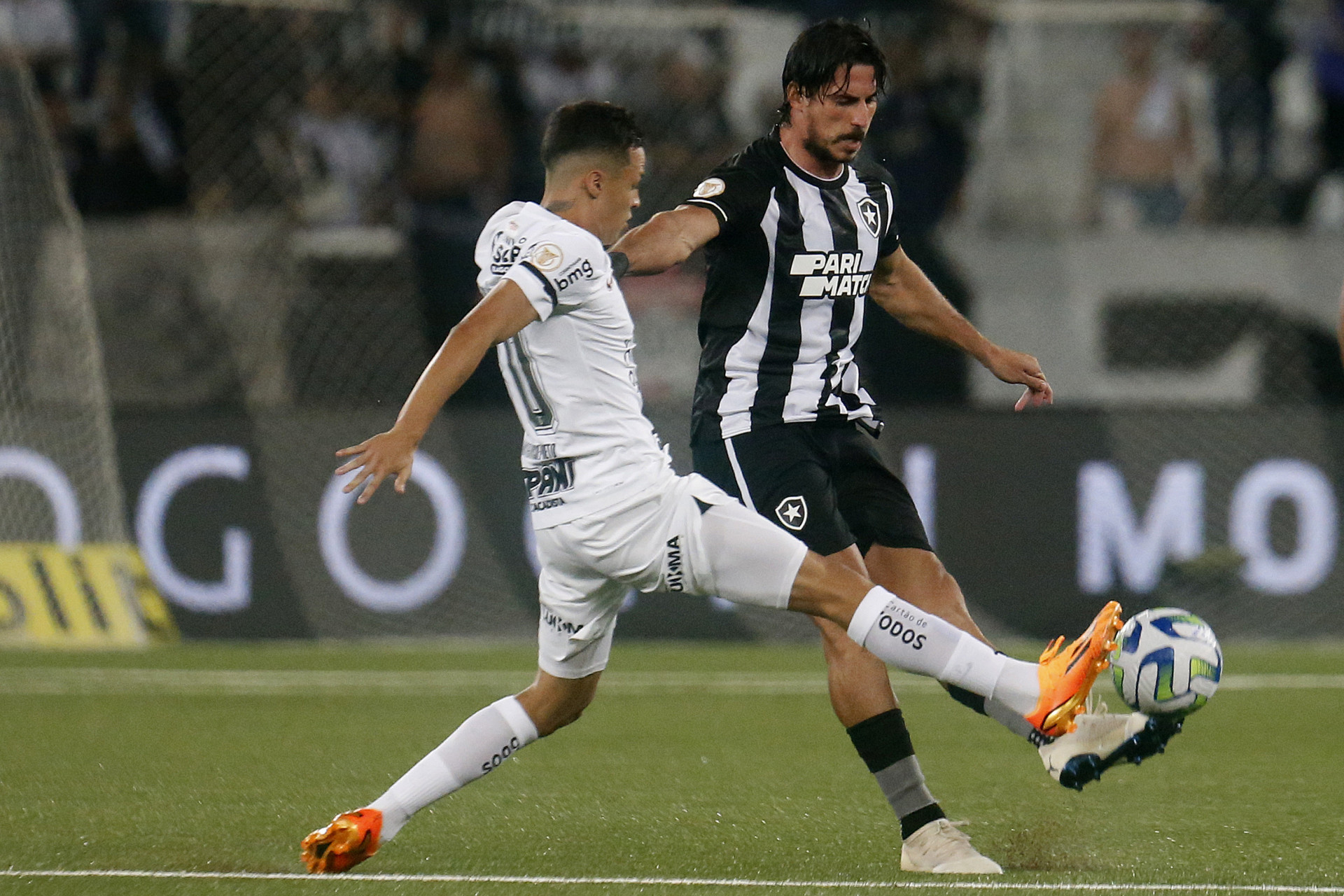 Pires. Botafogo x Corinthians pelo Campeonato Brasileiro no Estadio Niltos Santos. 11 de Maio de 2023, Rio de Janeiro, RJ, Brasil. Foto: Vitor Silva/Botafogo.  Imagem protegida pela Lei do Direito Autoral N&ordm; 9.610, DE 19 DE FEVEREIRO DE 1998. Sendo proibido qualquer uso comercial, remunerado e manipulacao/alteracao da obra.  - Vitor Silva/Botafogo