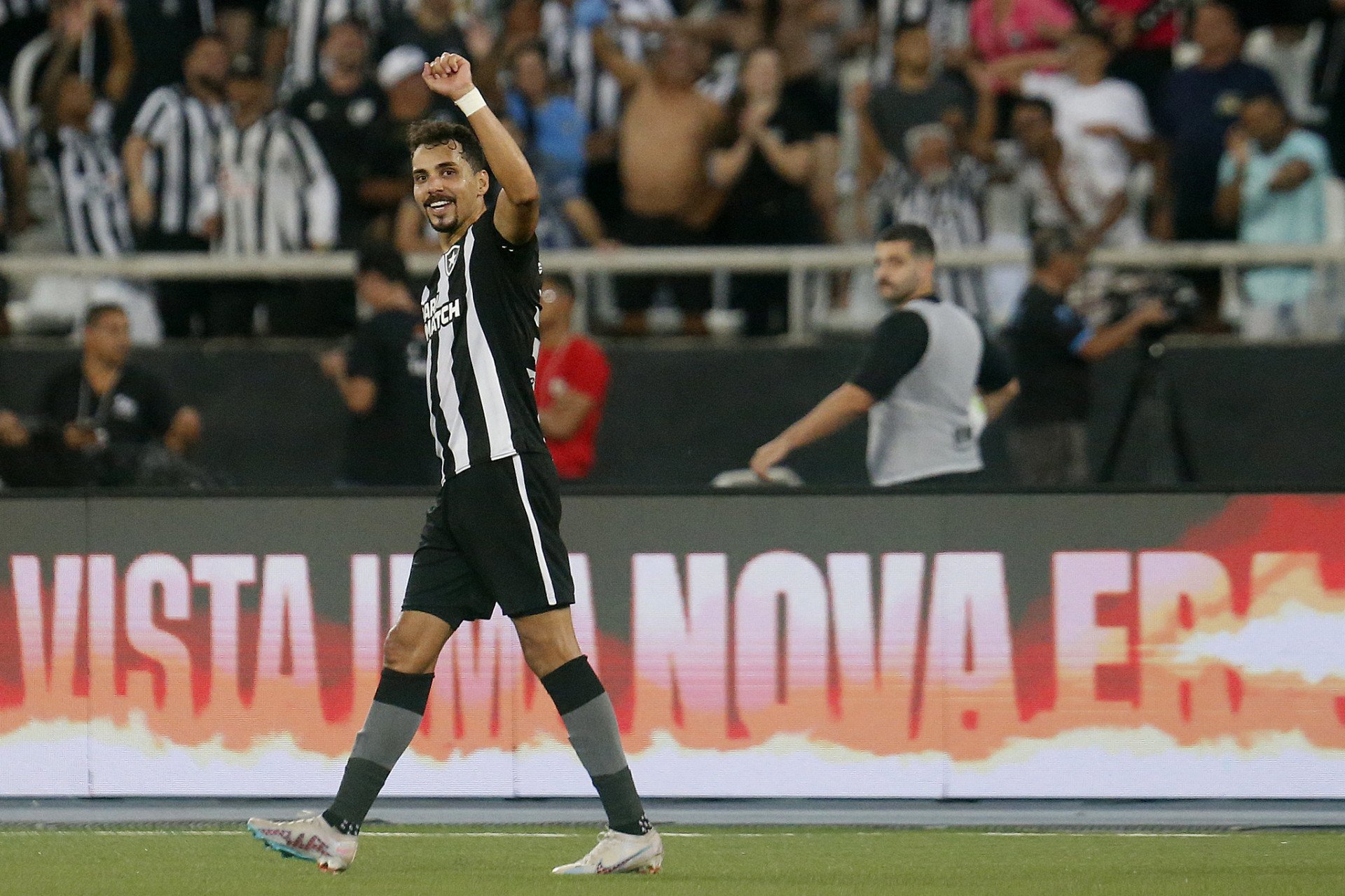 Eduardo comemora gol marcado na vitória sobre o Corinthians - Foto: Vítor Silva/Botafogo