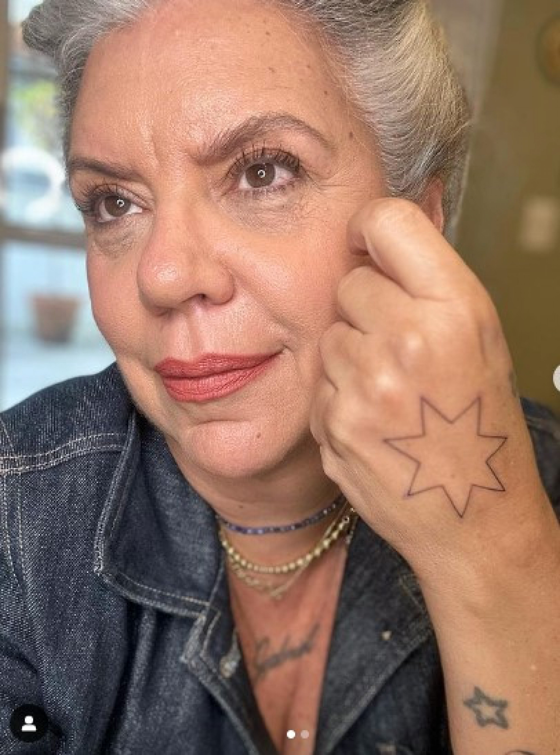 A apresentadora Astrid Fontenelle compartilhou com os seguidores a nova tatuagem - Reprodução/Instagram
