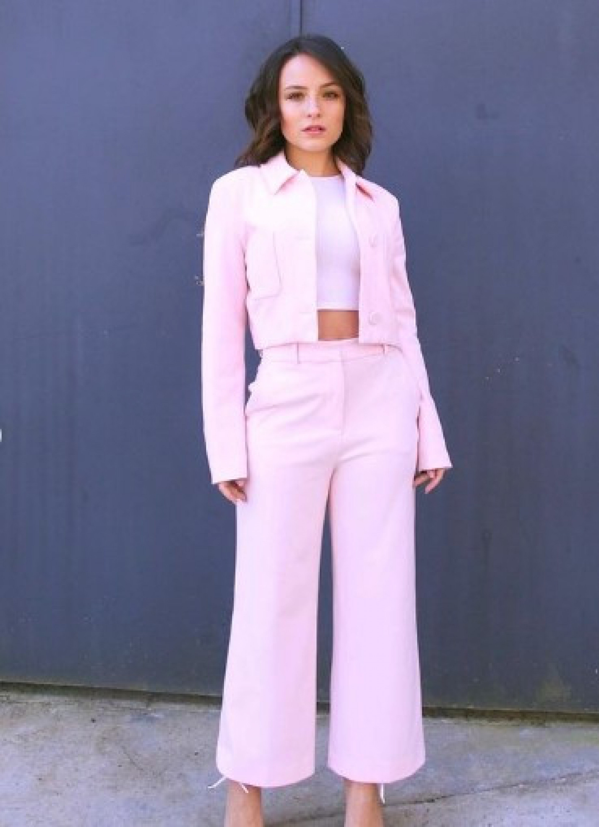 Larissa Manoela publicou sequência de fotos para anunciar a mudança na carreira - Reprodução/Instagram