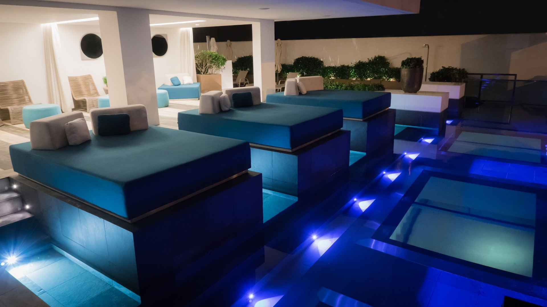 Neymar Jr, Bruna Biancard e hotel onde ex-namorada de Jogador se encontrou com filho de cantor - Fotos reprodução Internet