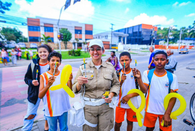 Secretaria de Transporte conscientiza motoristas em diversos pontos de Belford Roxo
