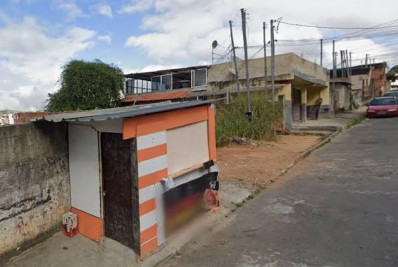 Criança é morta a tiros e outras três ficam feridas em ataque a lanchonete