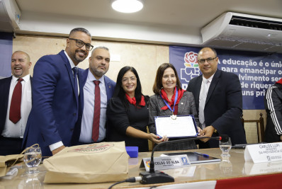 Câmara de Caxias outorga a Medalha Leonel Brizola pela primeira vez