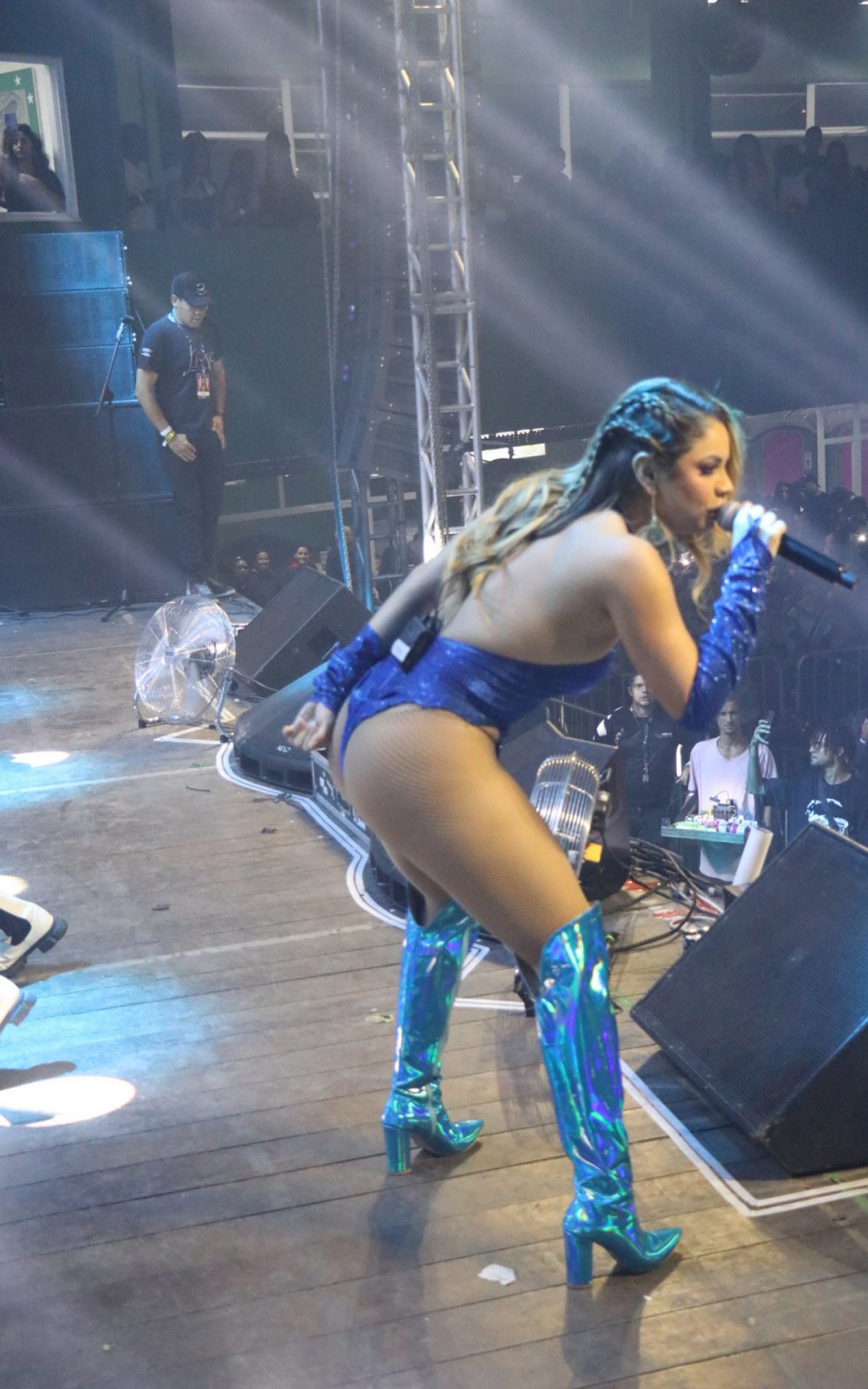 Lexa se apresentou no festival realizado na quadra da Mocidade, nesta sexta-feira