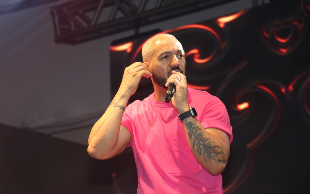 Belo tamb&eacute;m foi uma das atra&ccedil;&otilde;es do festival que aconteceu na quadra da Mocidade, nesta sexta-feira