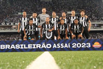 Matías Segovia fratura a mão e desfalca o Botafogo contra o Goiás; jogador passará por cirurgia