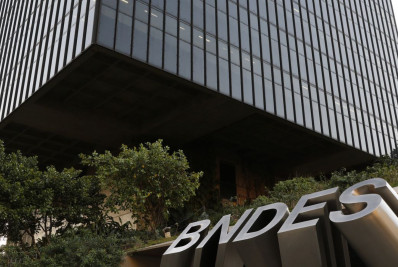 Presidente do BNDES anuncia criação de fórum com trabalhadores