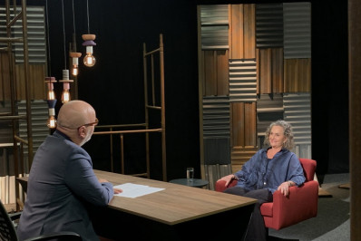 'Acho que nós somos bissexuais', declara a atriz Regina Braga