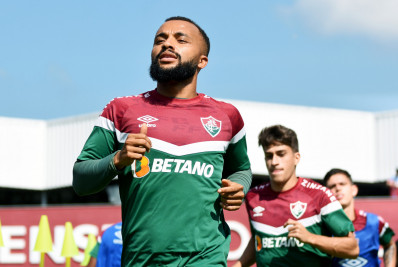 Samuel Xavier e Martinelli participam de treino do Fluminense e podem enfrentar o Flamengo