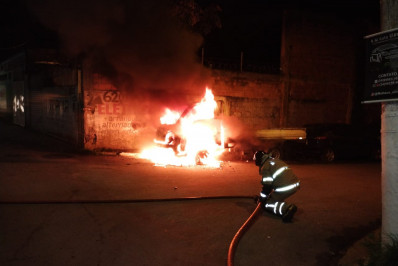 Incêndio próximo ao aeroporto