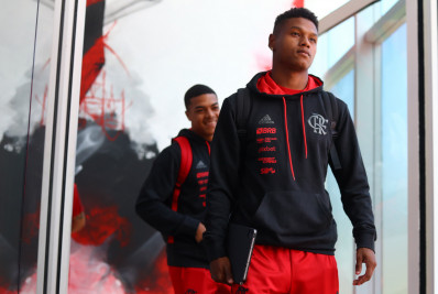 Flamengo estabelece preço para negociar Matheus França com clubes ingleses