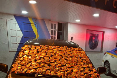 Casal é preso por transportar 20 quilos de maconha na Via Lagos