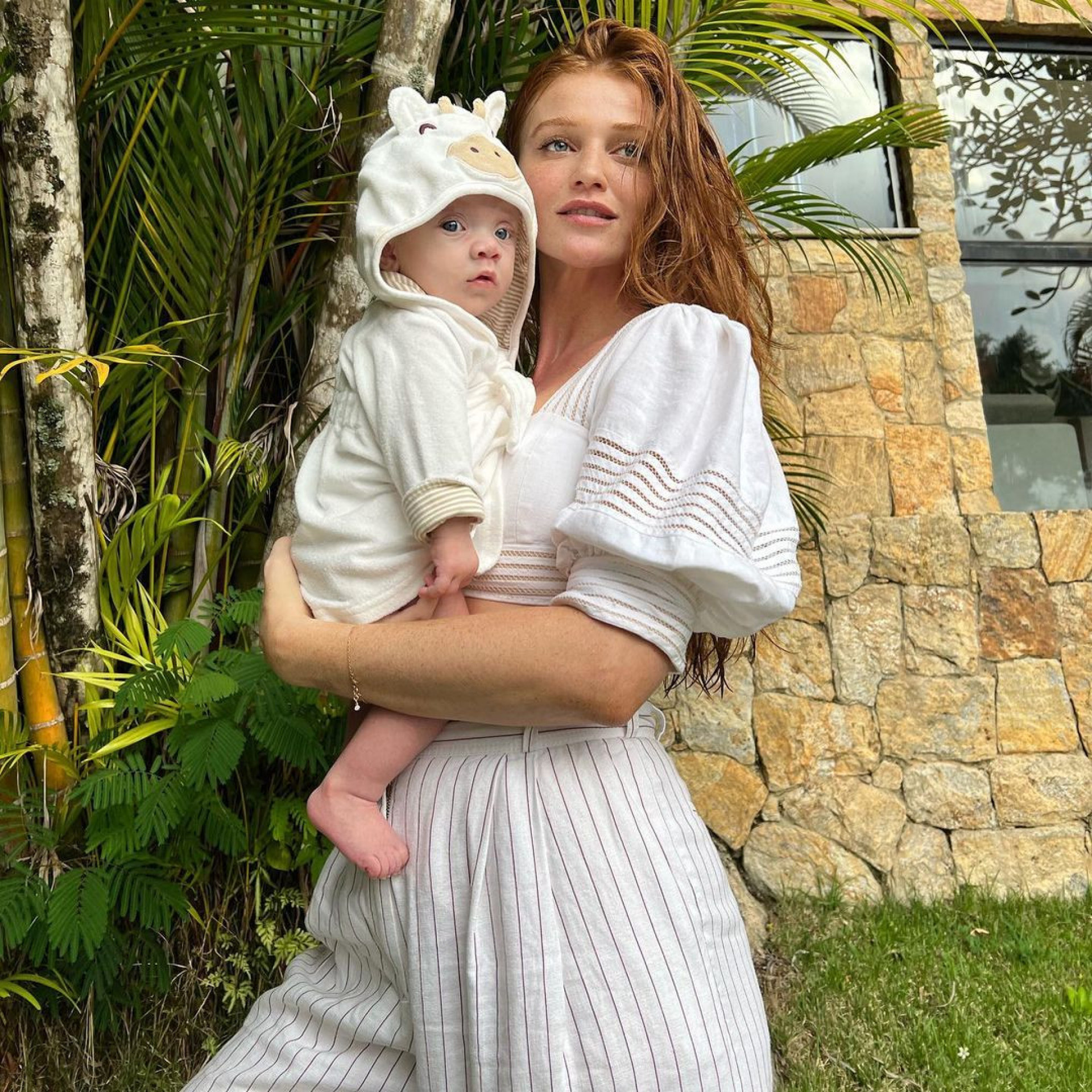 Cintia Dicker comemora primeiro Dia das Mães com a filha, Aurora - Reprodução/Instagram