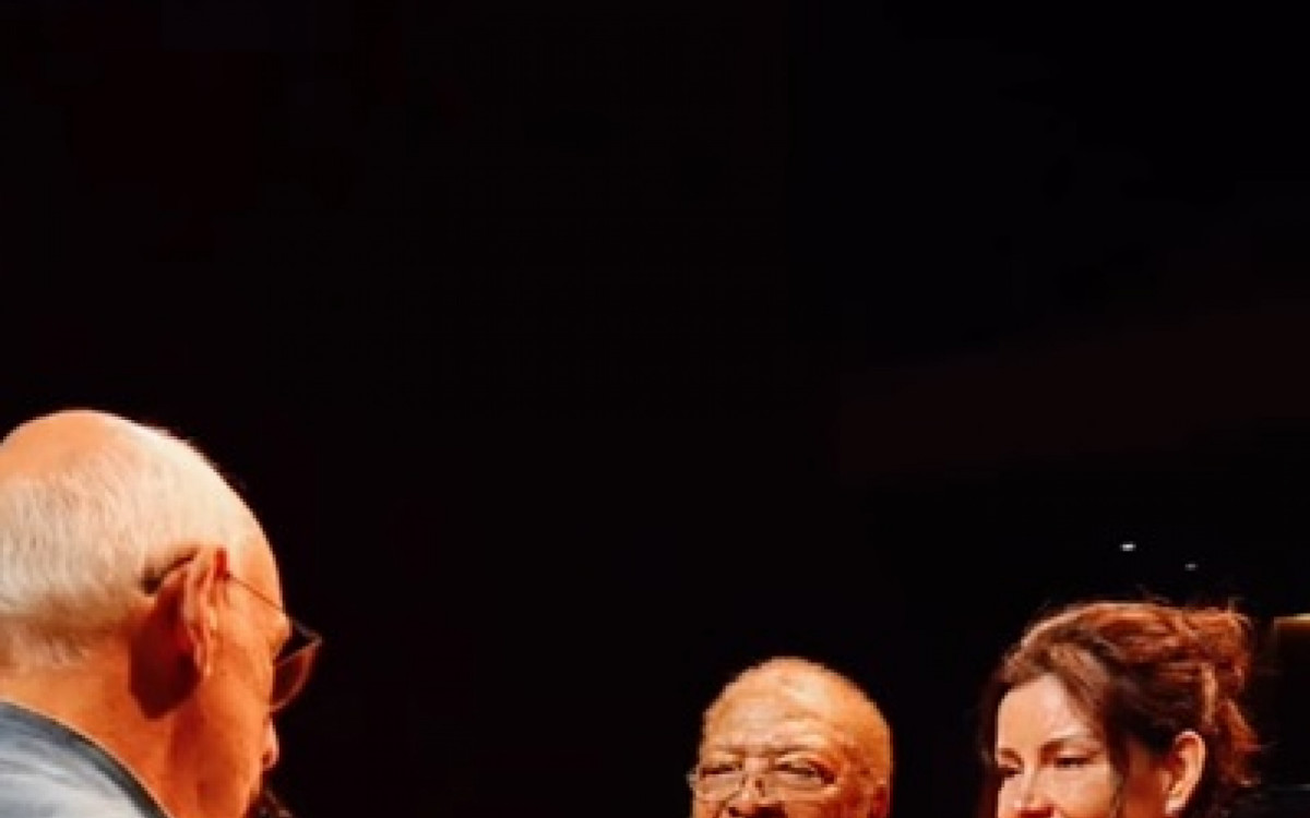 Martinho da Vila e Cl&eacute;o Ferreira renovam votos de casamento