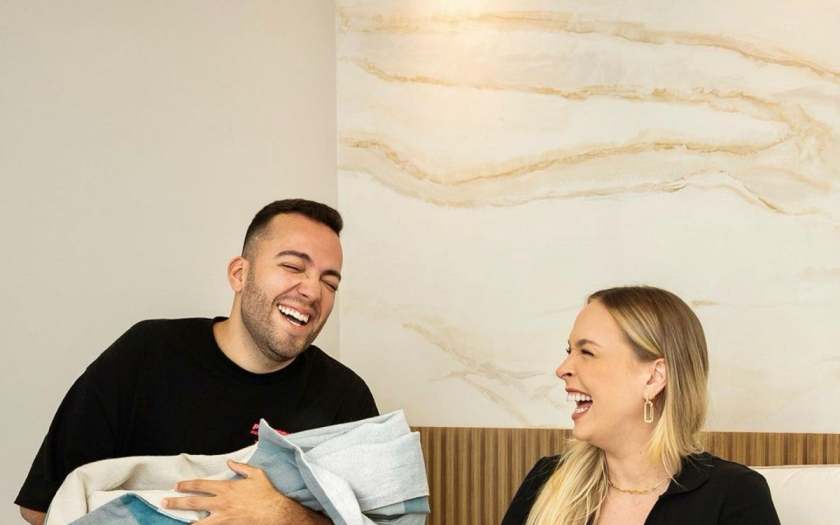 Tata Estaniecki e Lucas Rangel "pregam pe&ccedil;a" na web