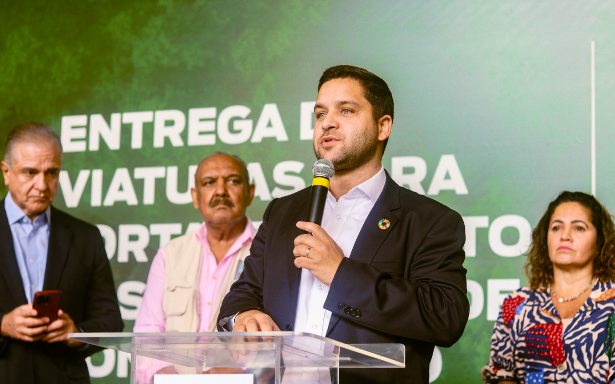 O governador em exerc&iacute;cio, Thiago Pampolha, afirmou que a prioridade da entrega dos ve&iacute;culos foi para munic&iacute;pios que possuam unidades de conserva&ccedil;&atilde;o ambiental