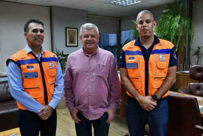 Prefeito compartilha experiências com Defesa Civil de Pernambuco