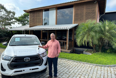 Maricá recebe viatura para fortalecer fiscalização ambiental na cidade