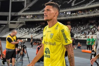 Clube gaúcho rescinde contrato de jogador réu em processo de manipulação de apostas