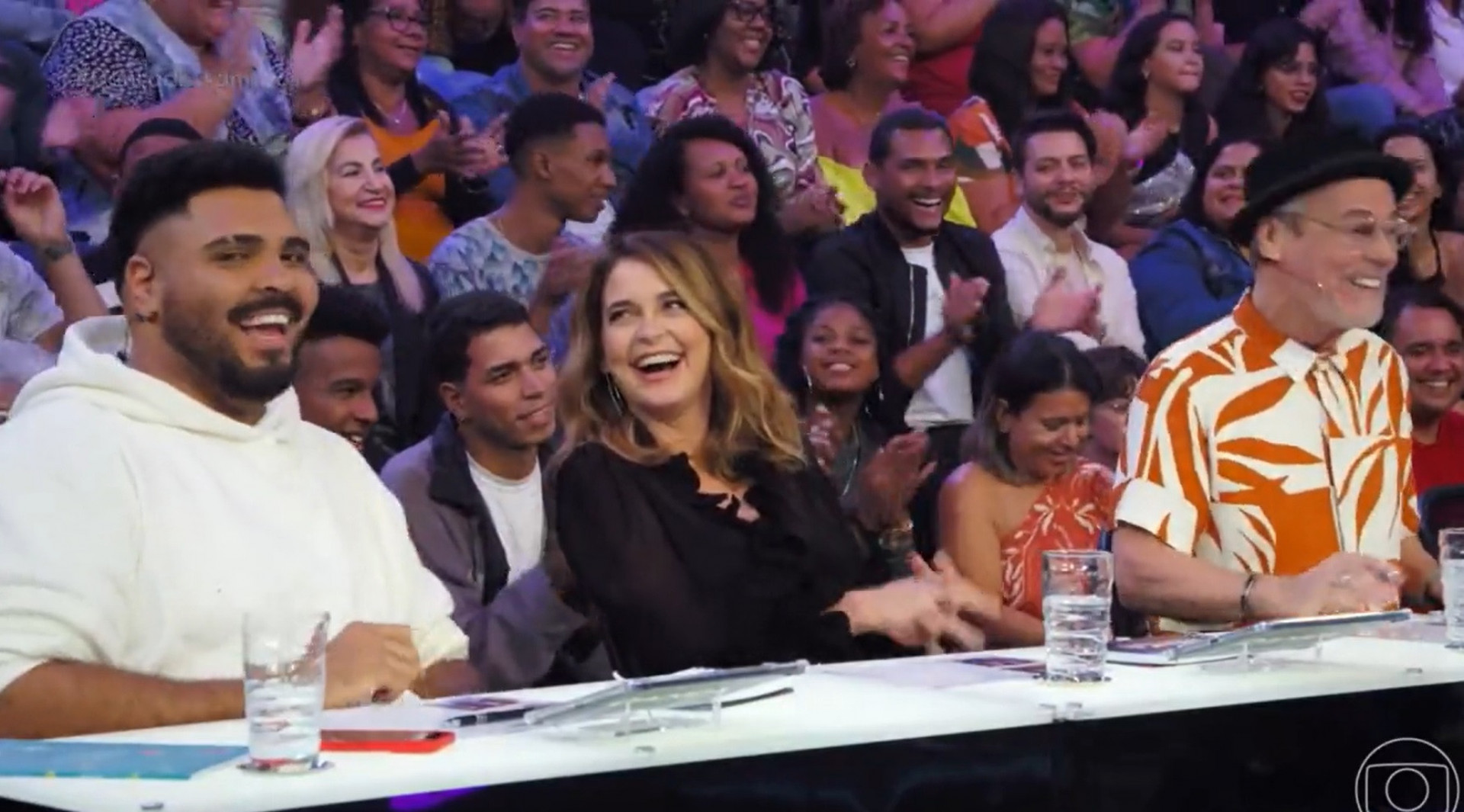 Paulo Vieira deixa Luciano Huck envergonhado - Reprodução de vídeo / TV Globo