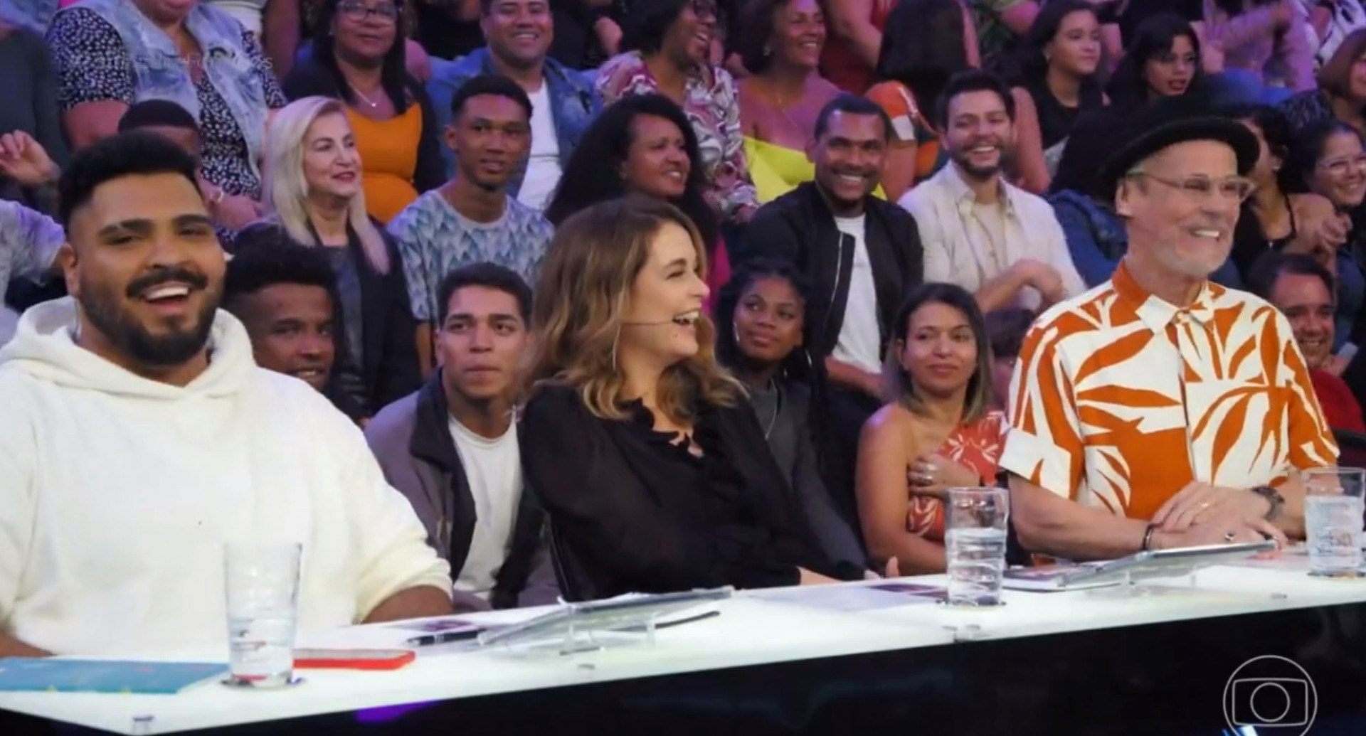 Paulo Vieira deixa Luciano Huck envergonhado - Reprodução de vídeo / TV Globo