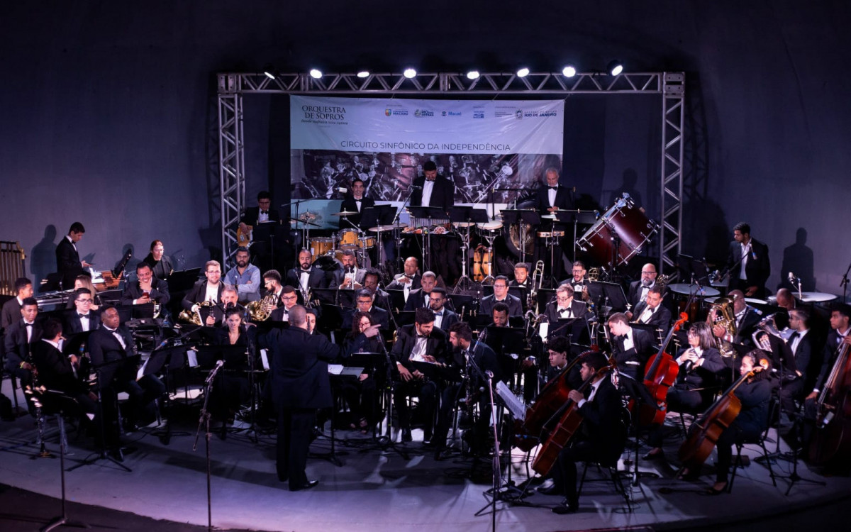 Diretor artístico e maestro titular da Orquestra de Sopros, Hélio Rodrigues, trará convidados especiais para o concerto comemorativo dos 150 anos da Sociedade Musical Nova Aurora