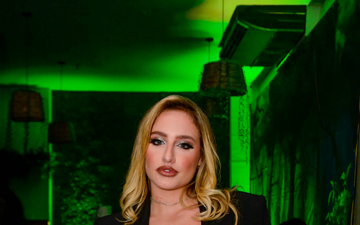 Ex-BBB Bruna Griphao