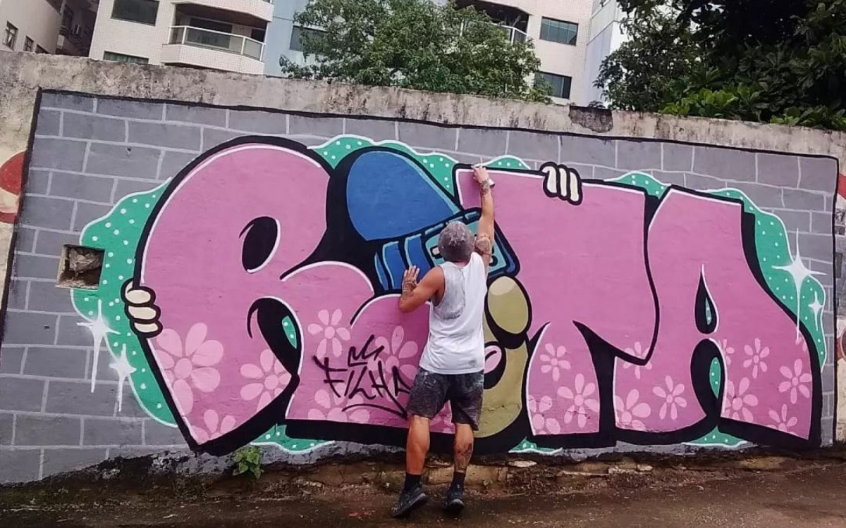 A Arte P&uacute;blica, tamb&eacute;m chamada de Arte de Rua, &eacute; plural e diversa, se espalhando pelas ruas da cidade tal qual um rizoma