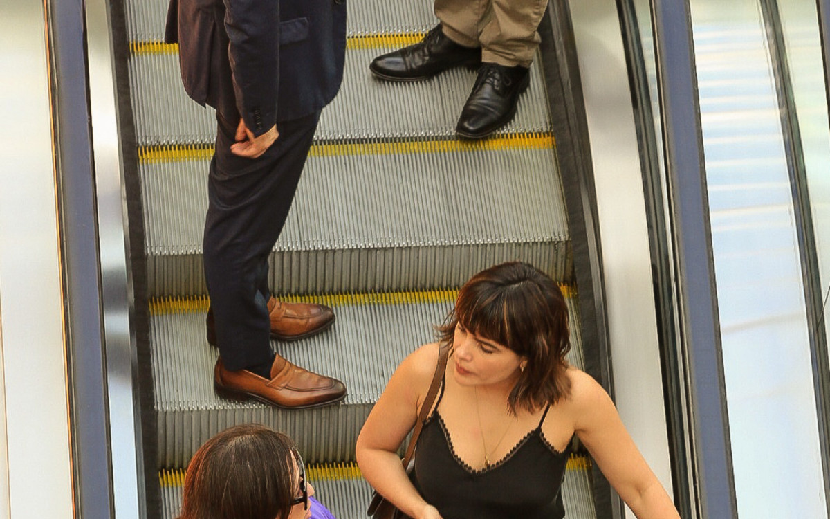 Vanessa Gi&aacute;como passeou por shopping do Rio 