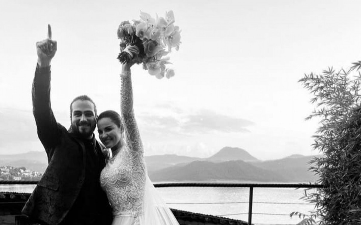 Maite Perroni e Andr&eacute;s Tovar subiram ao altar em outubro do ano passado