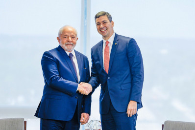 Presidente eleito do Paraguai reata relações com Maduro e apoia volta da Unasul proposta por Lula