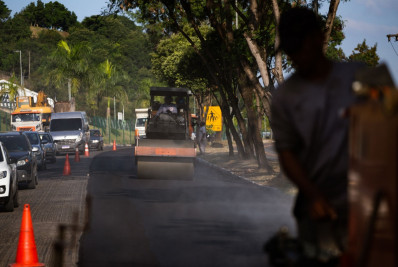 Volta Redonda avança com asfaltamento em vários bairros