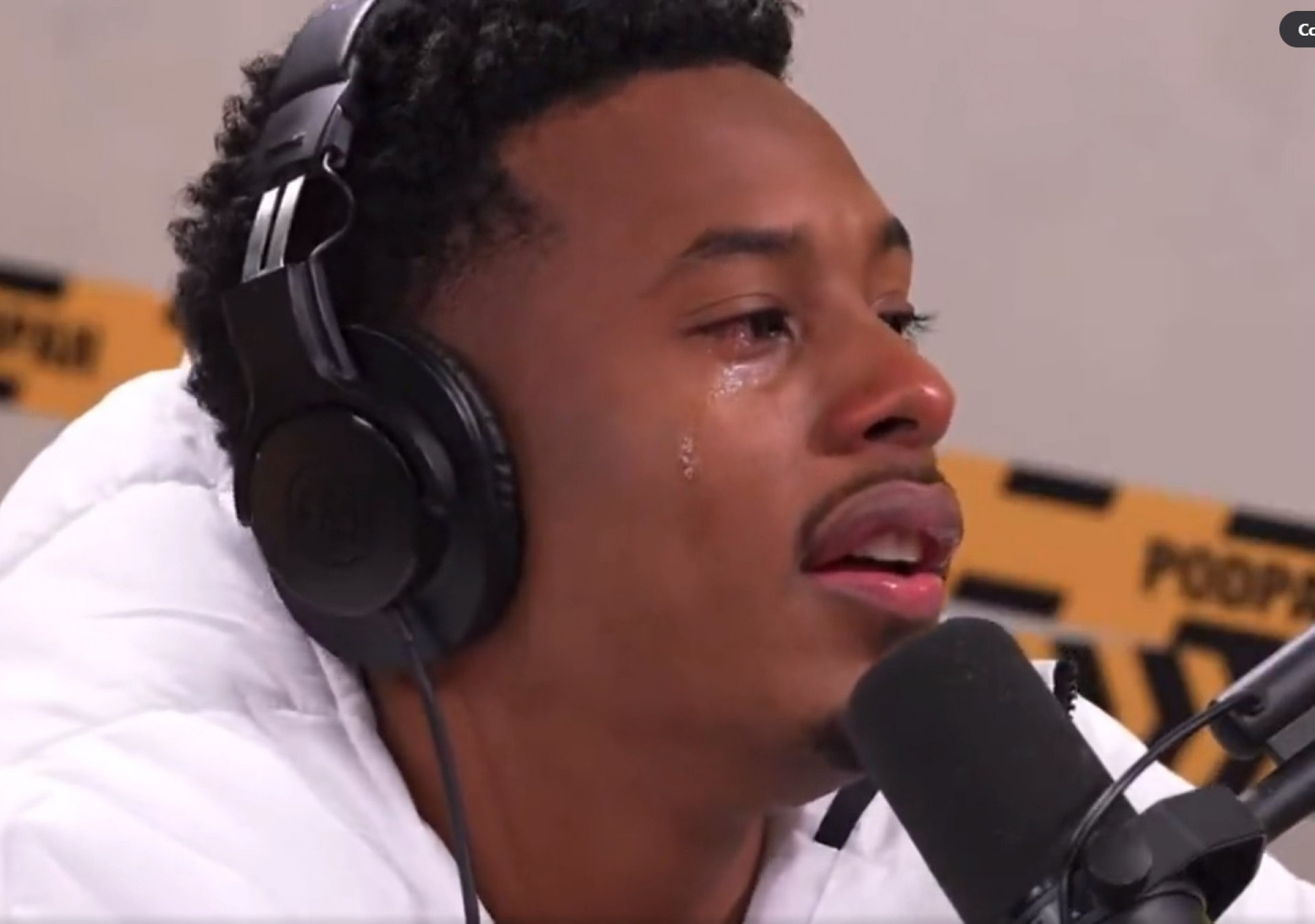 Paulo André chora durante entrevista  - Reprodução de vídeo