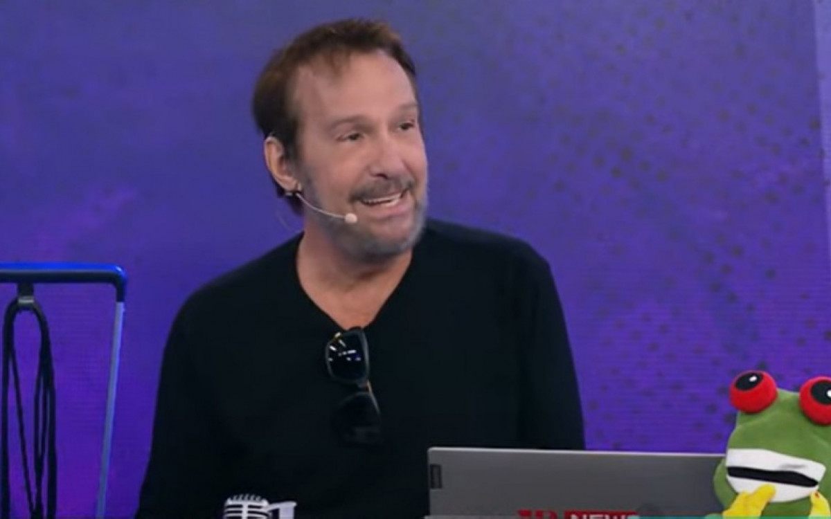 Emilio Surita comanda o programa 'P&acirc;nico', da Jovem Pan