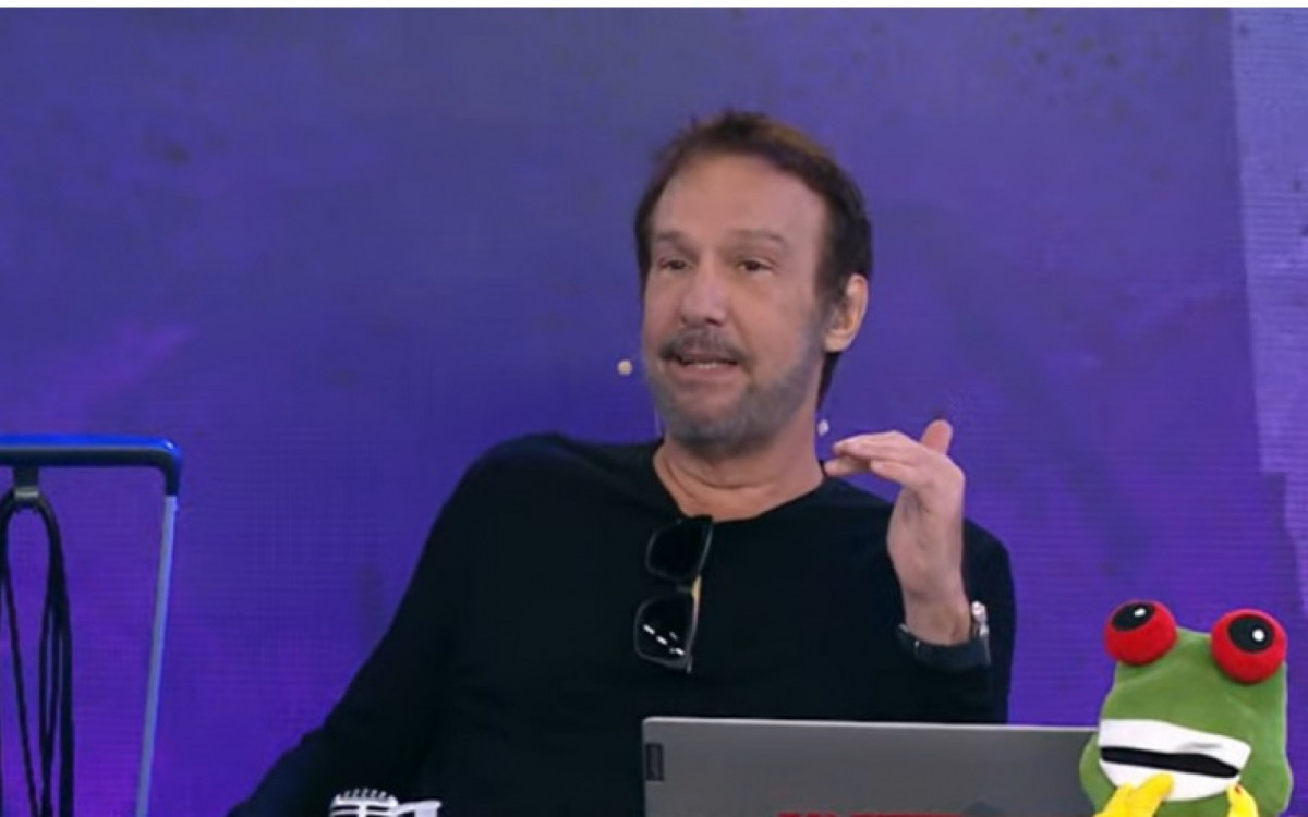 Emilio Surita comanda o programa 'P&acirc;nico', da Jovem Pan