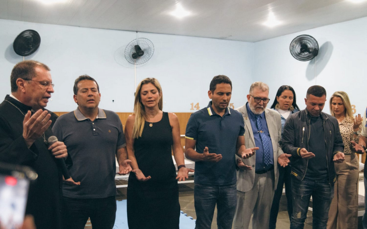 O prefeito Abra&atilde;ozinho, a vice Fl&aacute;via Duarte (PL), o deputado federal Ricardo Abr&atilde;o, o deputado estadual Rafael Nobre, e outras autoridades participaram do evento
