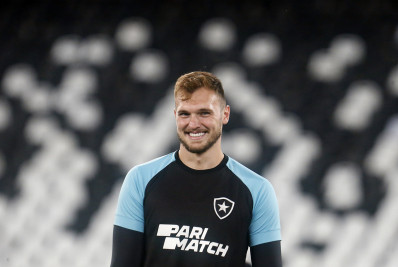 Lucas Perri comemora regularidade no Botafogo e afirma que grupo amadureceu após decepção no Carioca