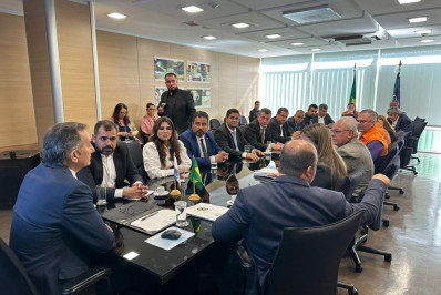 Ministro promete empenho para solucionar 